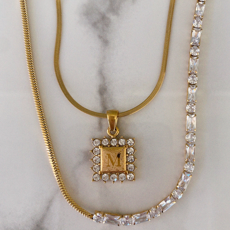 Goldie Square Initial Necklace: GOLD / O