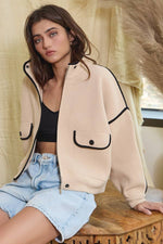 Super Soft Pluffy Jacket With Contrast Piping