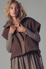 Quilted Collar Boxy Sherpa Vest