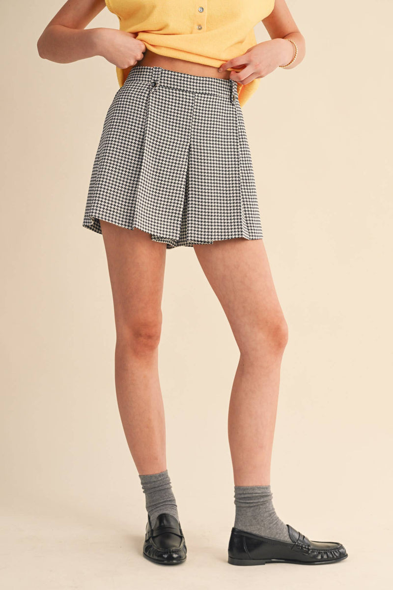 HOUNDSTOOTH PLEATED SHORTS